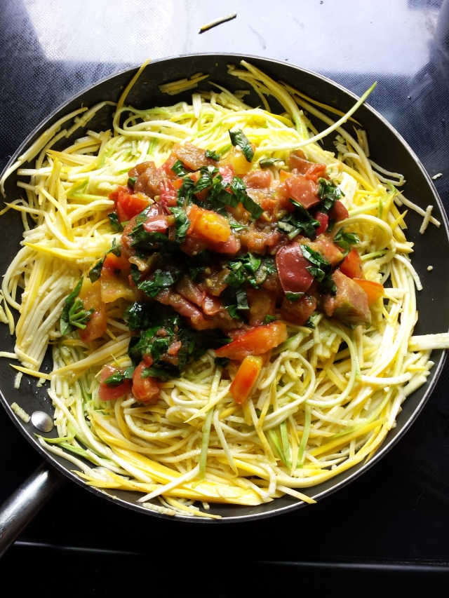 Ad hoc lunch of fresh tomato sauce on summer squash noodles